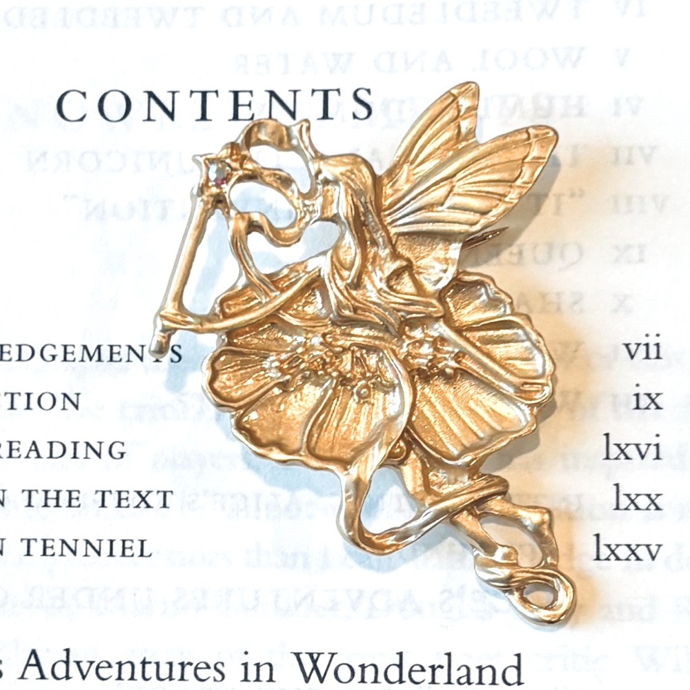 Flower & Fairy Faye brooch gold with rhinestone‎ NWT